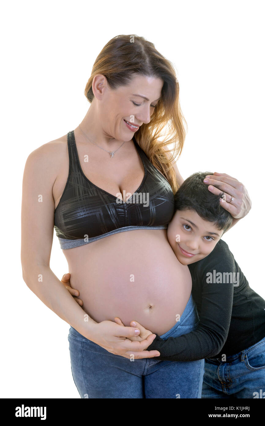 Сын беременную маму видео. Мама забеременела от.