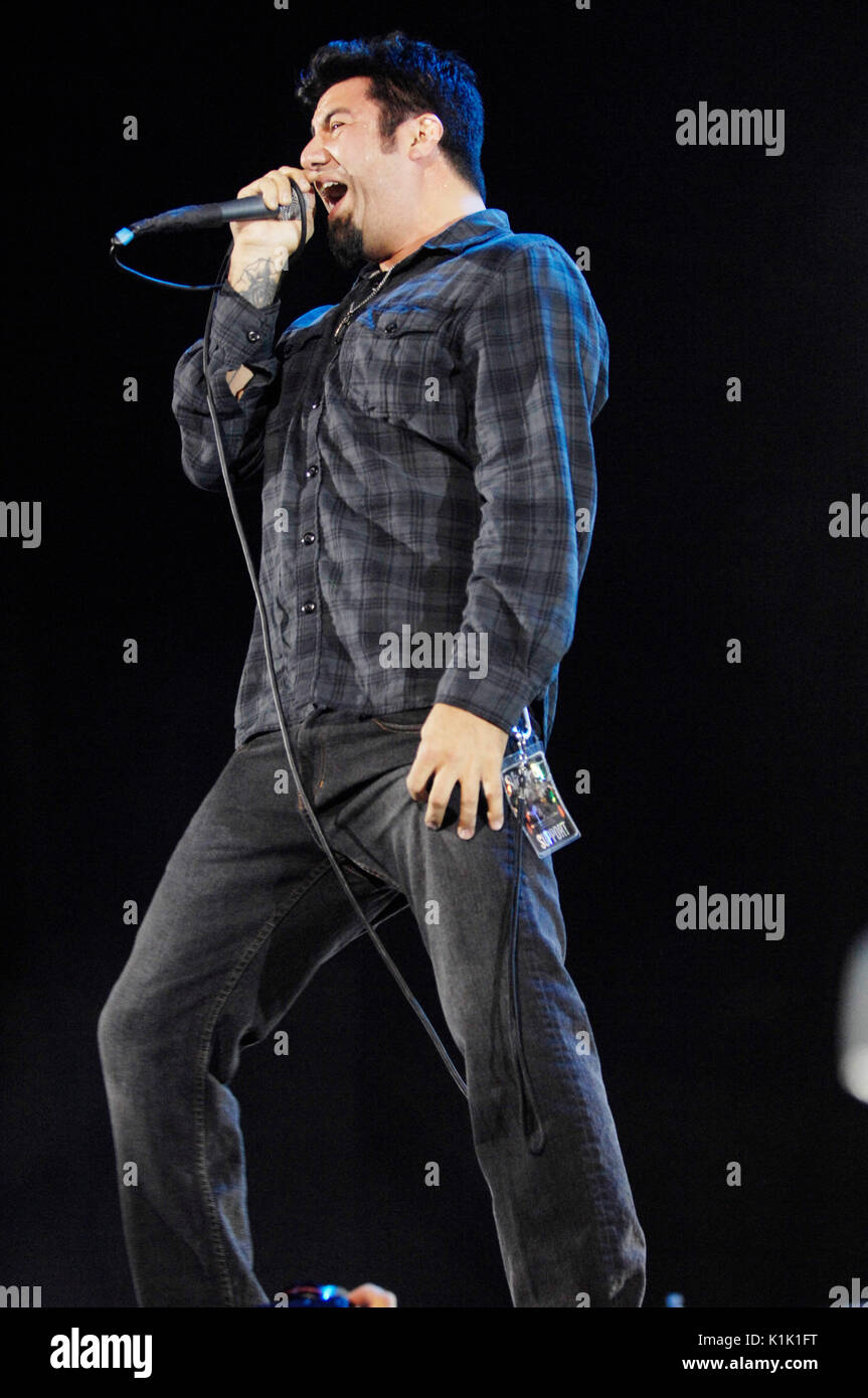 Chino Moreno Deftones performs Cypress Hill's Smokeout San