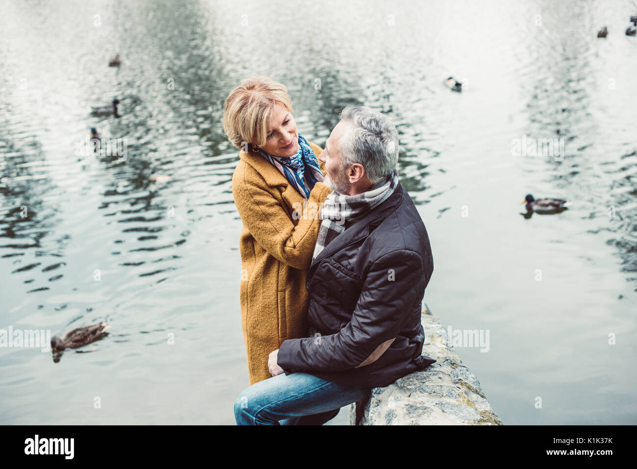 Mature couple hugging hi-res stock photography and images - Alamy