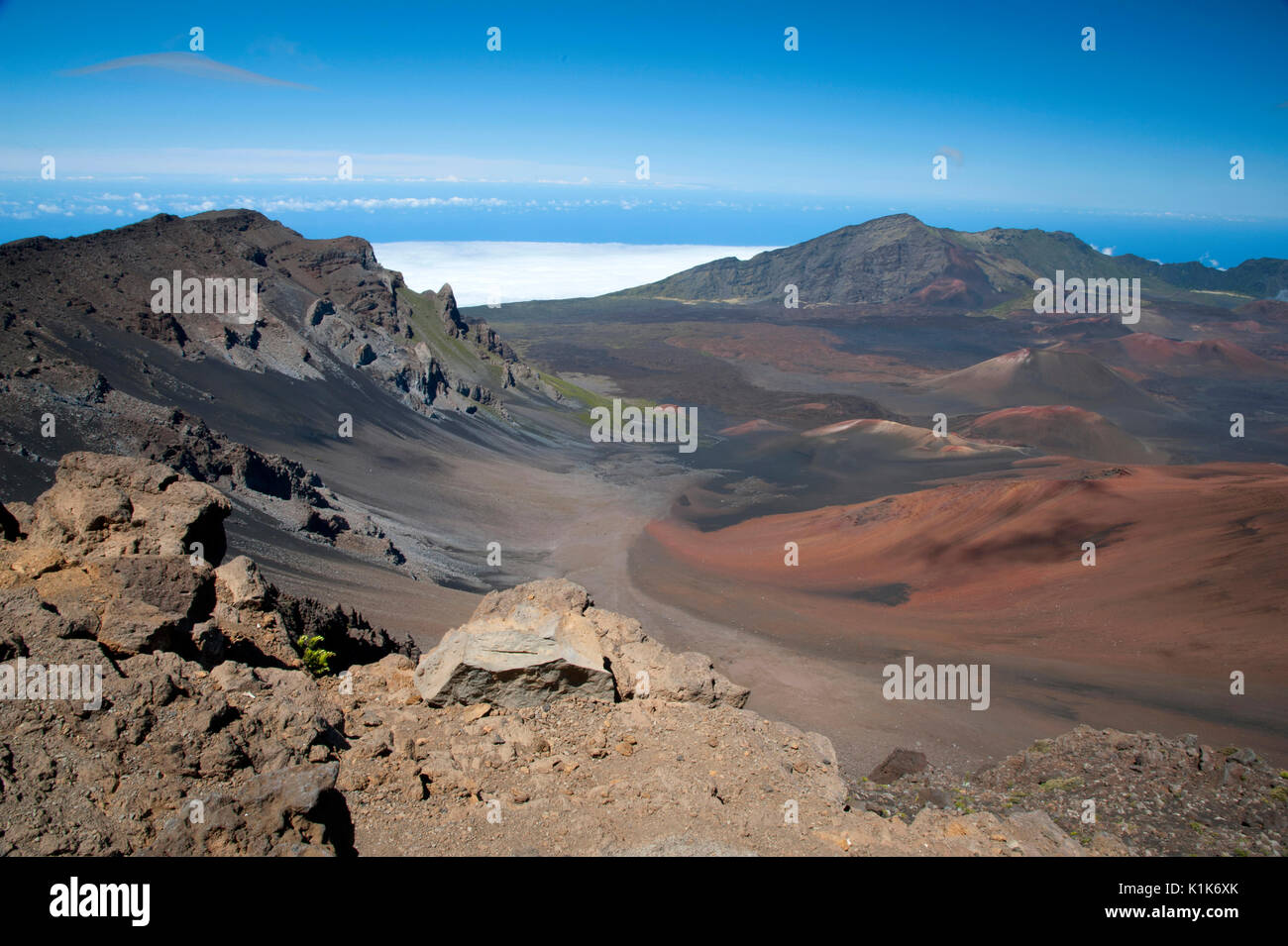 Hawaiian island scenic and volcano hi-res stock photography and images