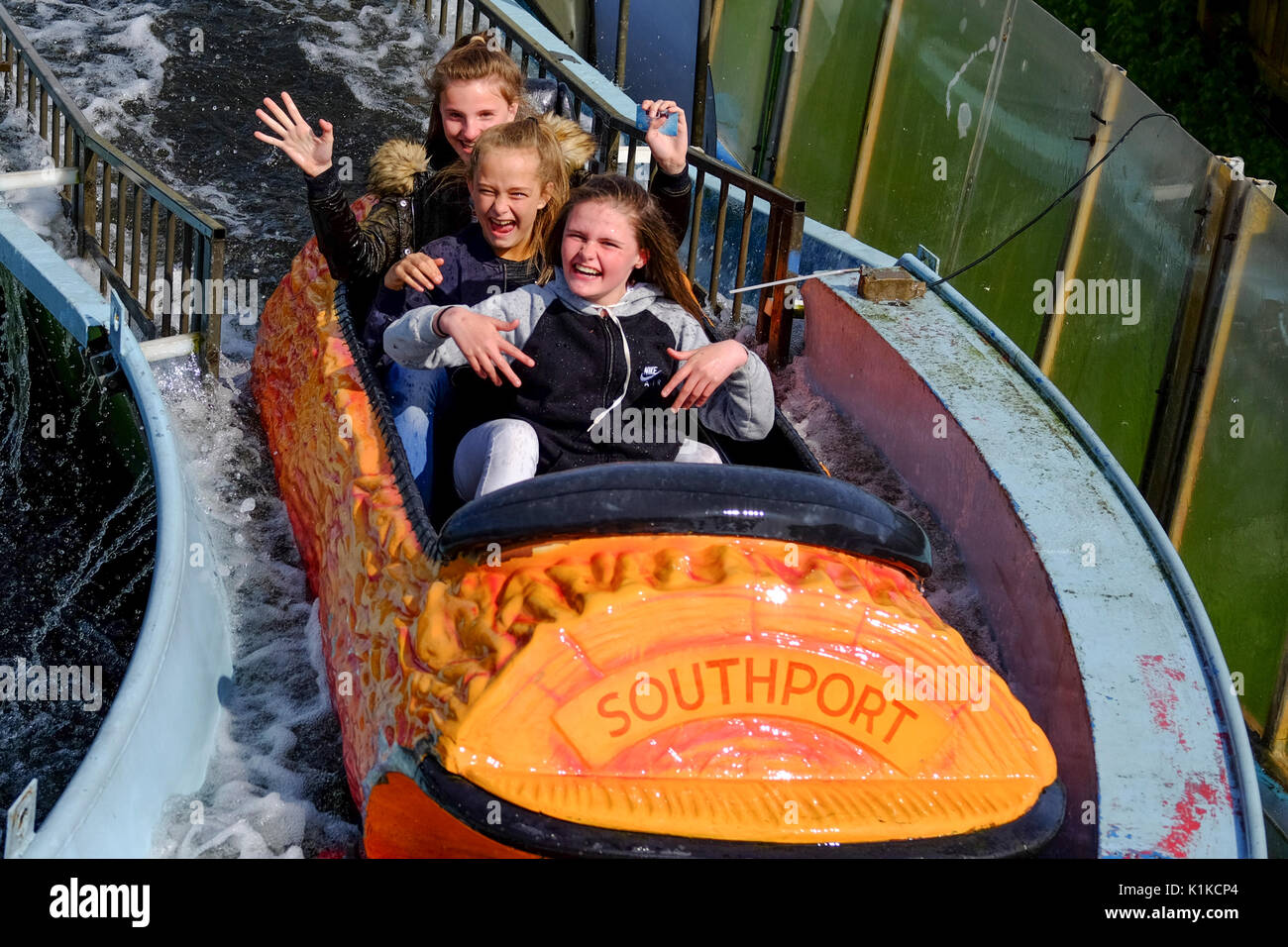 Water splash log flume ride hi-res stock photography and images - Alamy