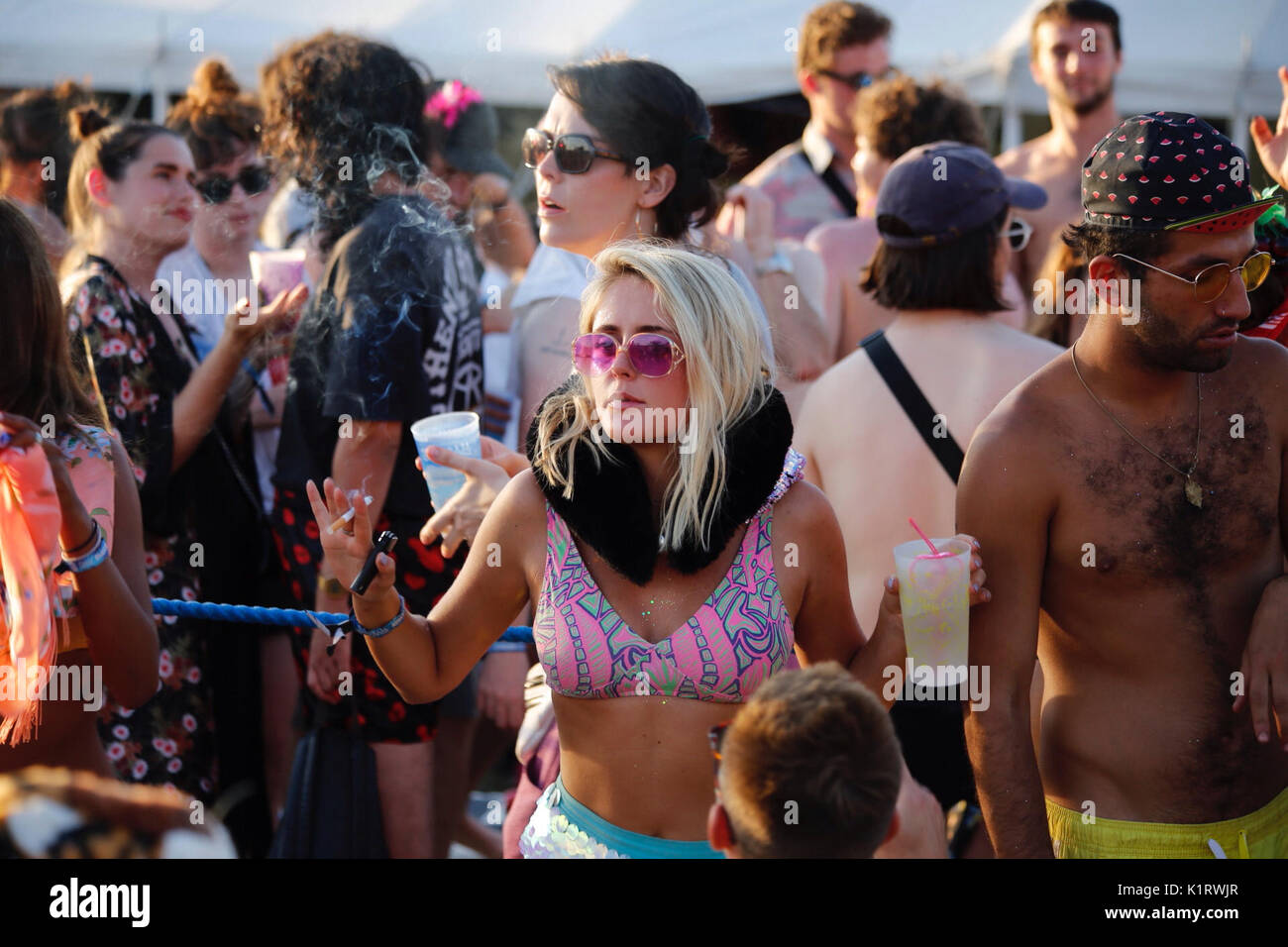 Northampton, UK. 27th August, 2017. 27th August 2017. Shambala festival, Northampton. Last day at the alternative festival famed for authentic music, crazy fancy dress and enthusiastic energy. Festival goers bask in the hot sunshine as temperatures continue to soar over rhe bank holiday weekend on the Kelmarsh Estate. Credit: Wayne Farrell/Alamy Live News Stock Photo