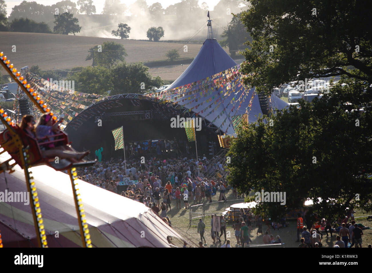 Northampton, UK. 27th August, 2017. 27th August 2017. Shambala festival, Northampton. Last day at the alternative festival famed for authentic music, crazy fancy dress and enthusiastic energy. Festival goers bask in the hot sunshine as temperatures continue to soar over rhe bank holiday weekend on the Kelmarsh Estate. Credit: Wayne Farrell/Alamy Live News Stock Photo