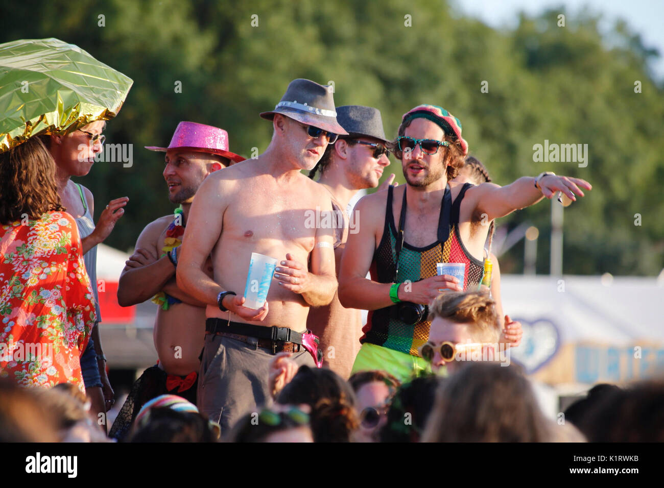 Northampton, UK. 27th August, 2017. 27th August 2017. Shambala festival, Northampton. Last day at the alternative festival famed for authentic music, crazy fancy dress and enthusiastic energy. Festival goers bask in the hot sunshine as temperatures continue to soar over rhe bank holiday weekend on the Kelmarsh Estate. Credit: Wayne Farrell/Alamy Live News Stock Photo