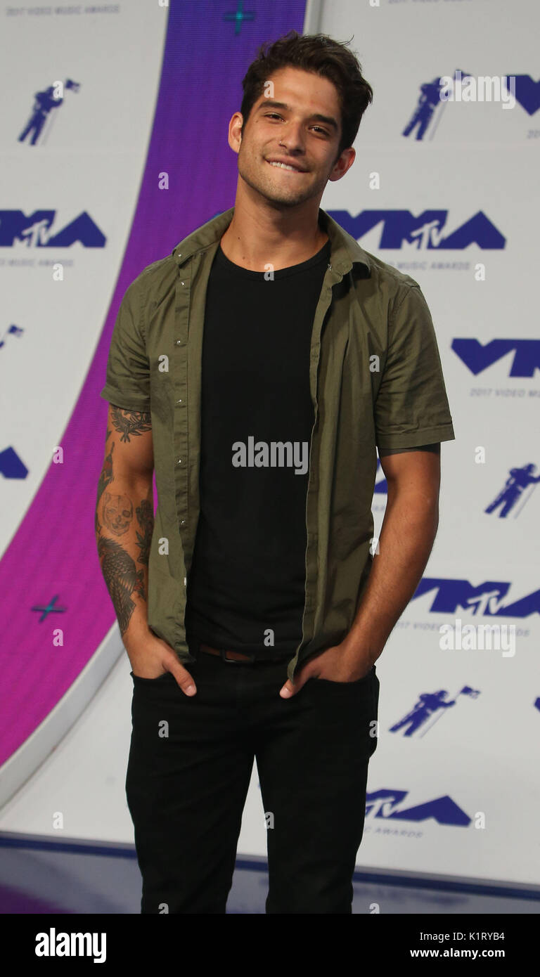 Tyler posey 2017 hi-res stock photography and images - Alamy