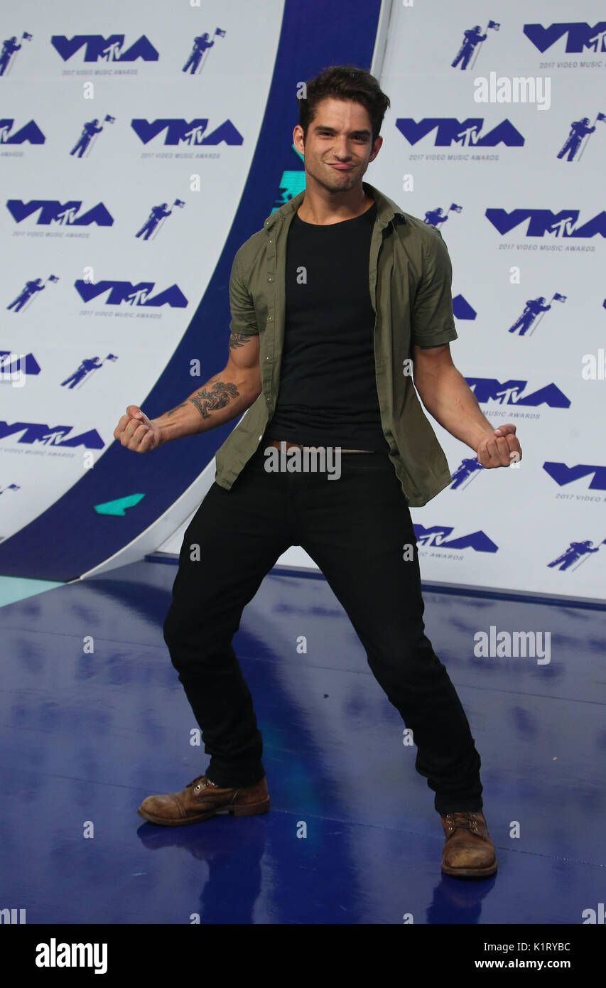 Tyler posey 2017 hi-res stock photography and images - Alamy