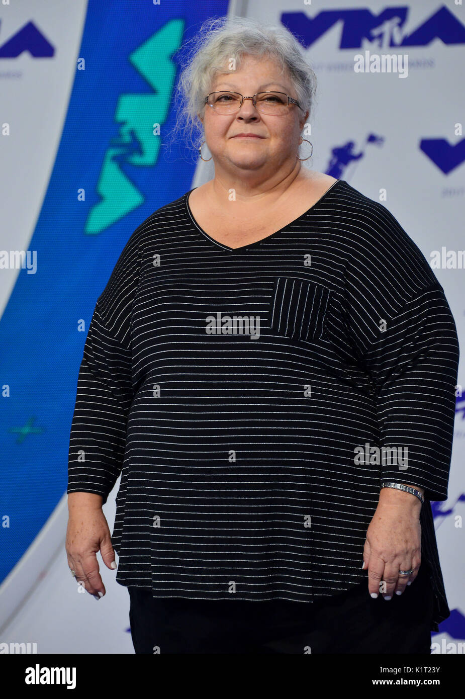 Los Angeles, USA. 27th Aug, 2017. Susan Bro (mom Of Heather Heyer) arriving at the MTV VMA 2017 ( Music Awards ) at the Great Western Forum in Los Angeles. August 27, 2017. Credit: Tsuni/USA/Alamy Live News Stock Photo