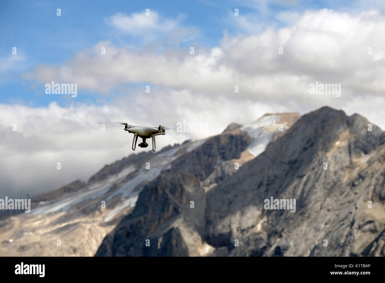 Dji phantom 4 drone flying hi-res stock photography and images - Page 4 -  Alamy