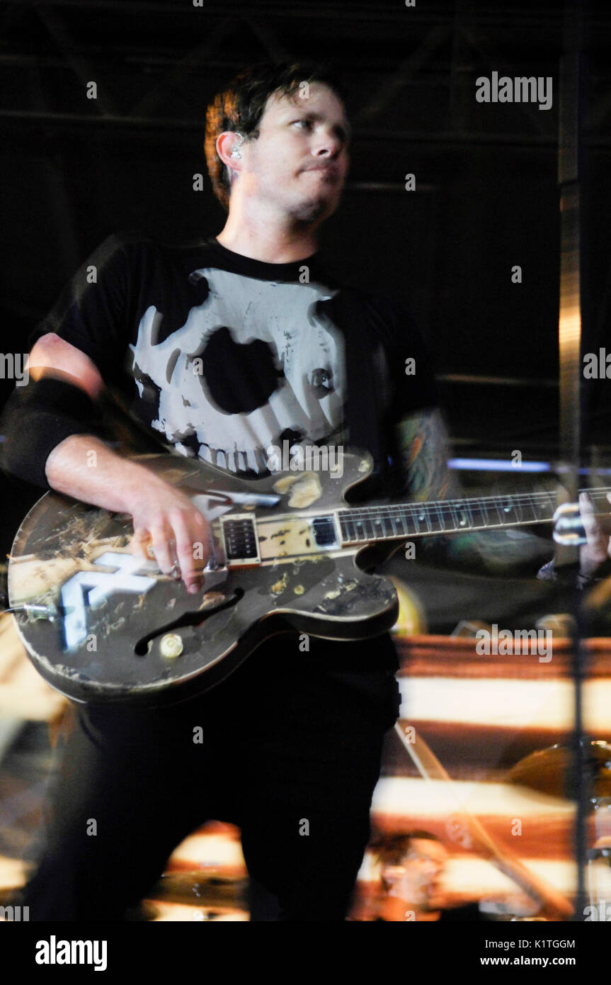 Tom Delonge Angels Airwaves performing 2008 Vans Warped Tour