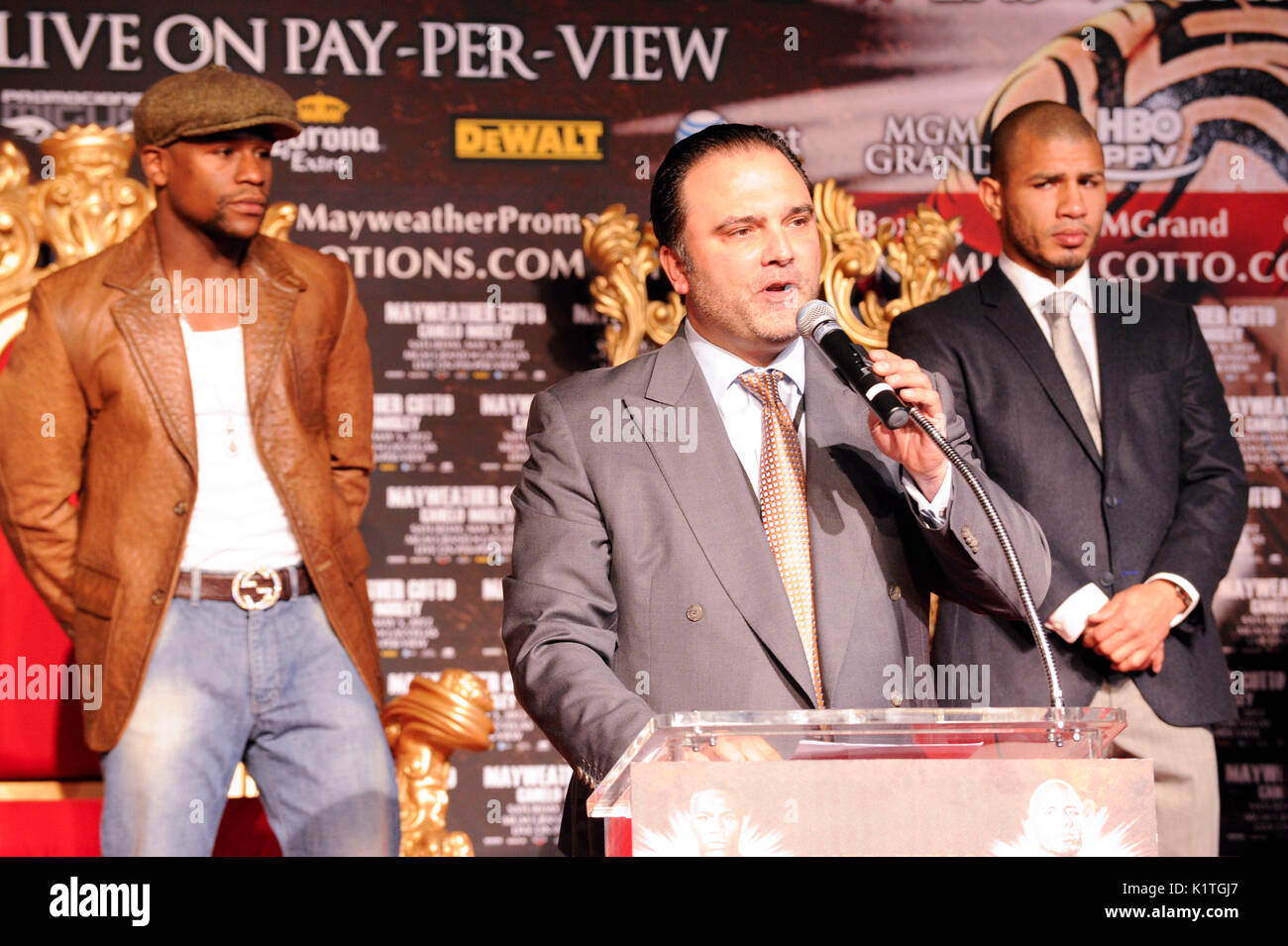 press conference Grauman's Chinese Theatre Hollywood March 1,2012. Mayweather Cotto will meet WBA Super Welterweight World Championship fight May 5 MGM Grand Las Vegas. Stock Photo