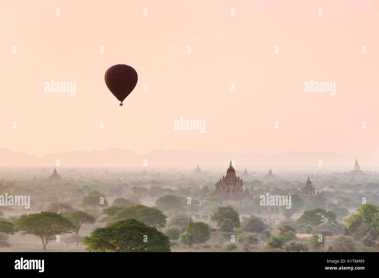 Bagan temples hi-res stock photography and images - Alamy