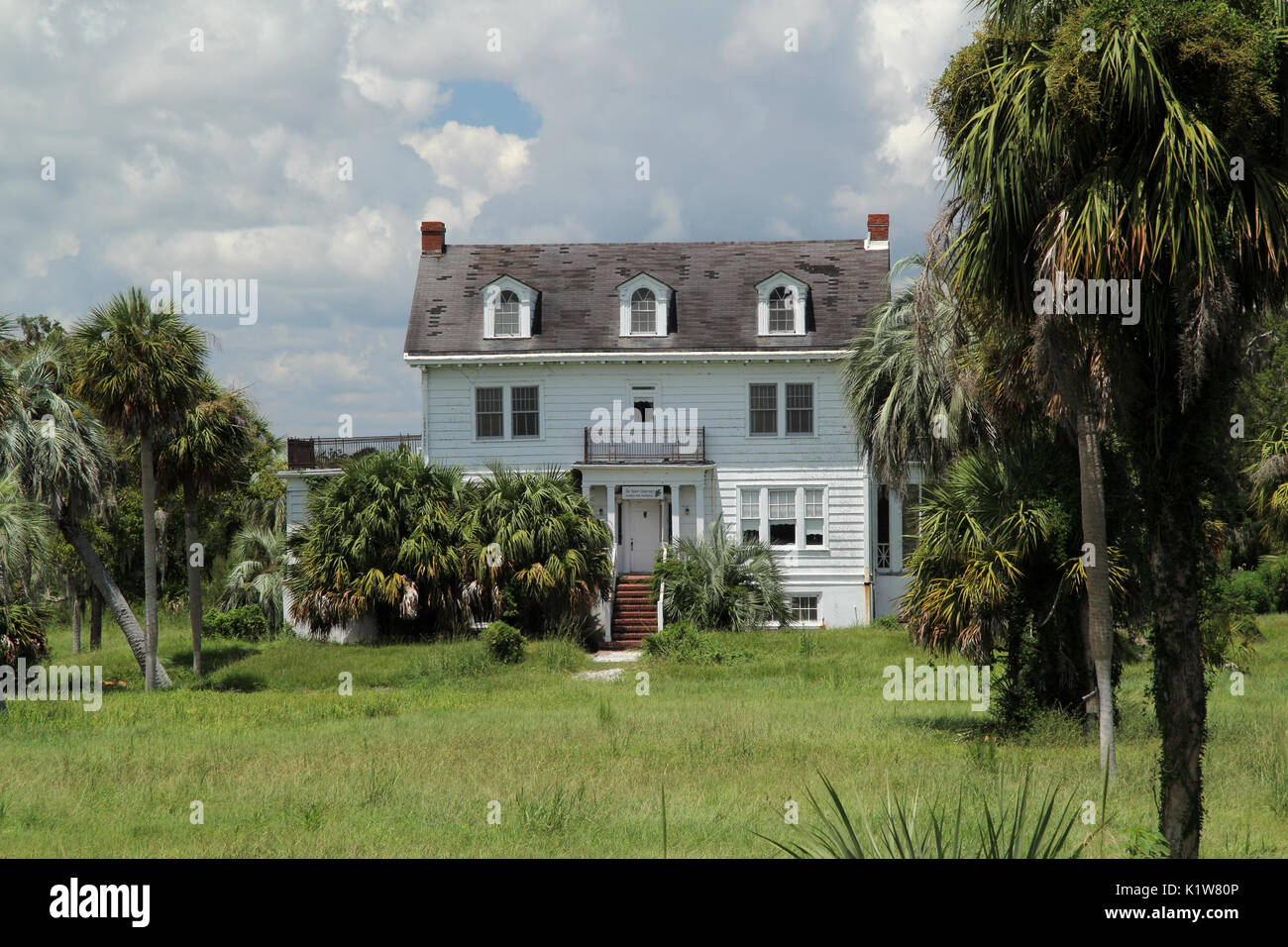 Old mansion ruins hires stock photography and images Alamy