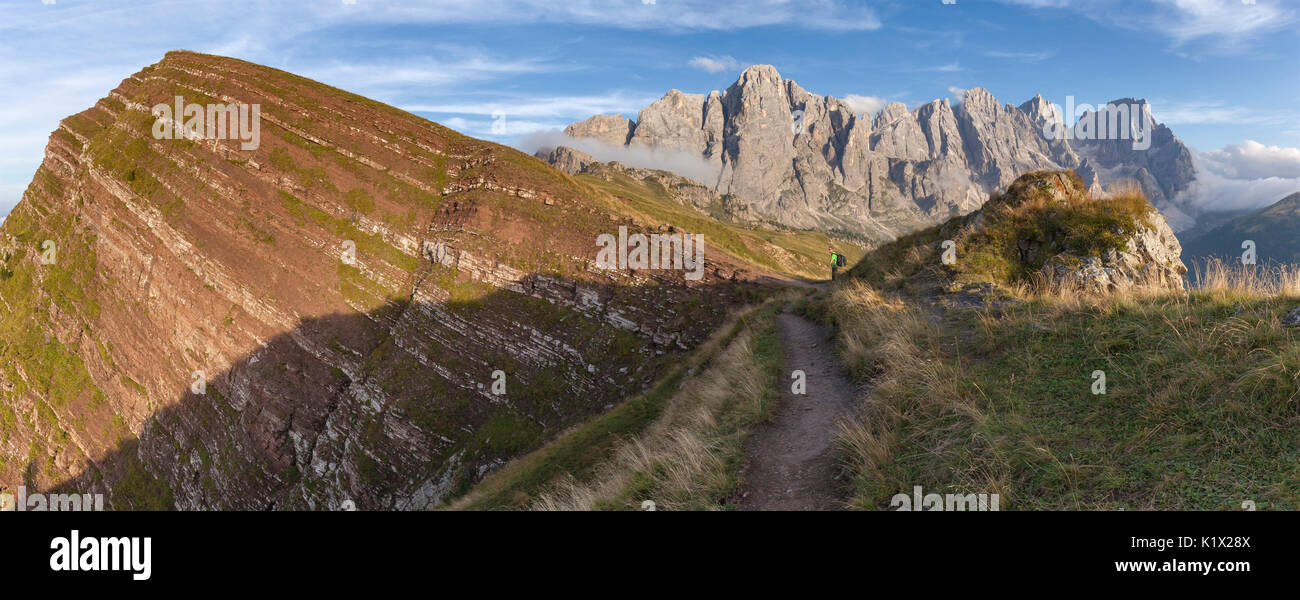 Europe, Italy, Trentino, Dolomites.  On the left Cima Caladora, on the right Pale di San Martino, along the path CAI 751, Dolomites, Valles pass, Tren Stock Photo