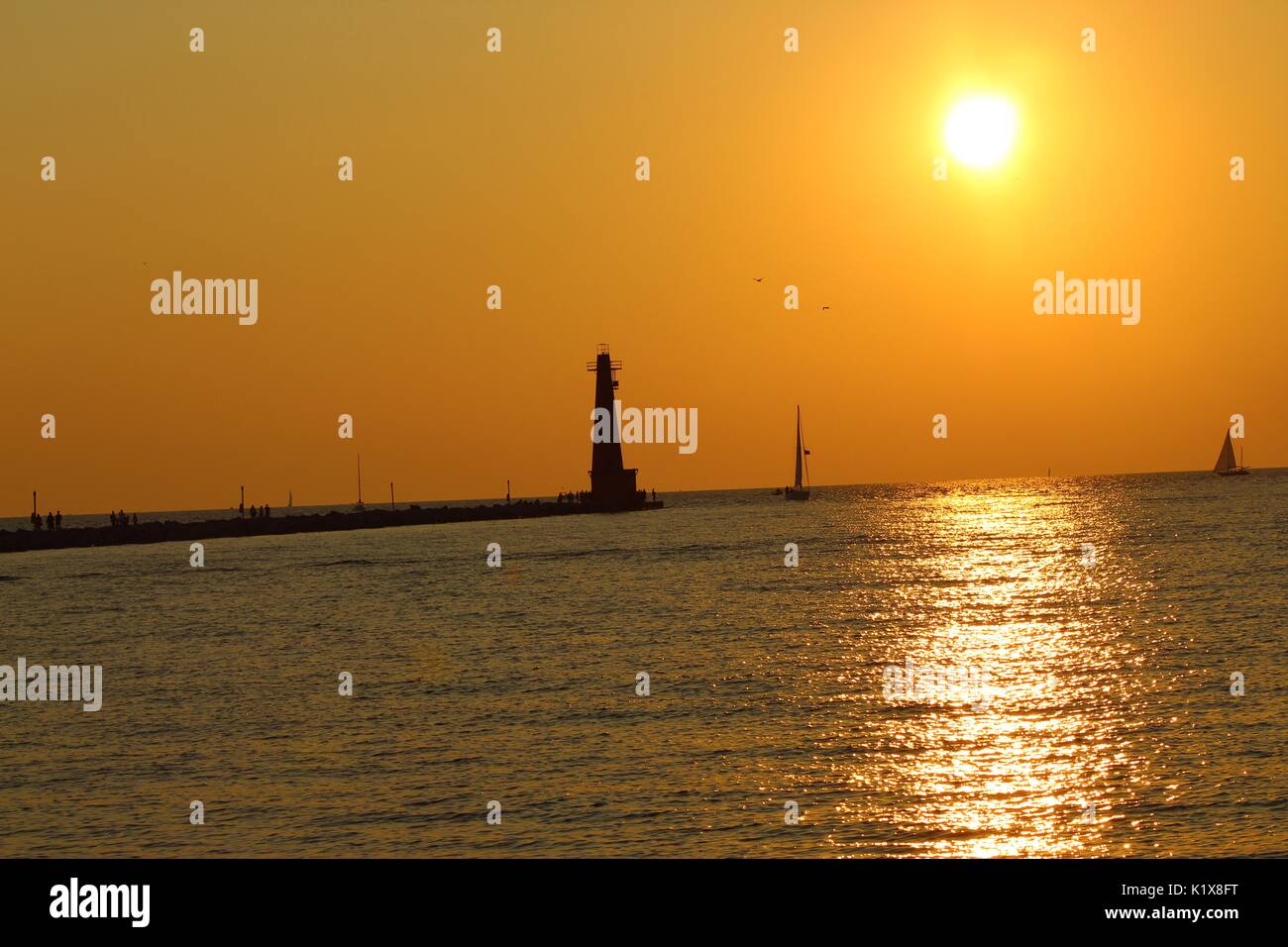 Luminous objects hi-res stock photography and images - Alamy