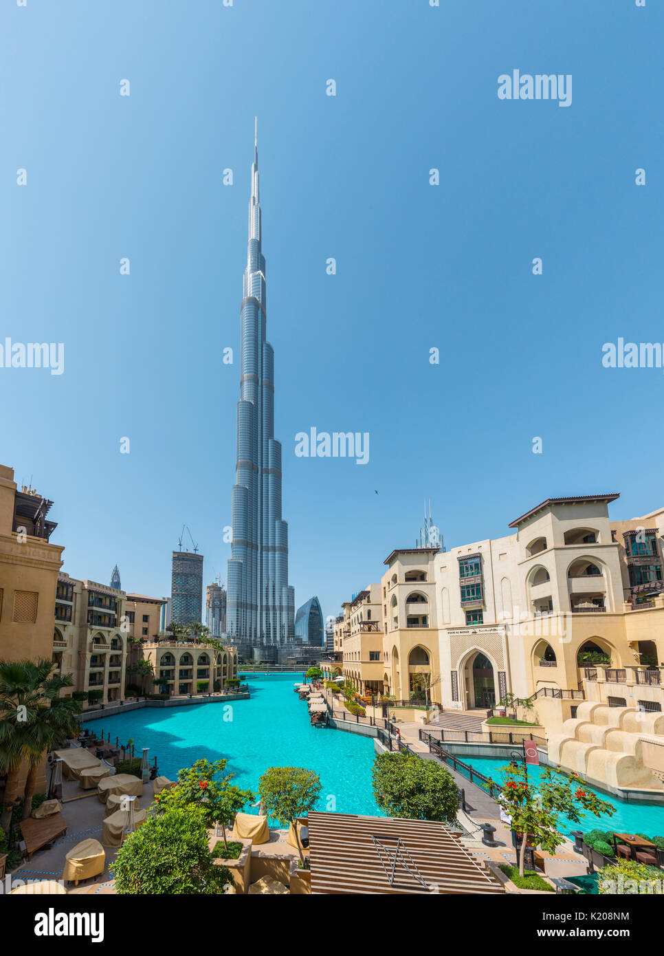 Burj Khalifa with artificial lake, Dubai, Emirate Dubai, United Arab