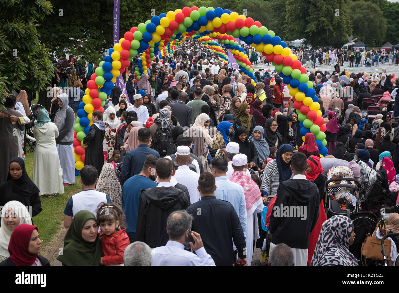 Small Heath Park, Birmingham, UK. 25th July, 2017. Pictured Muslims