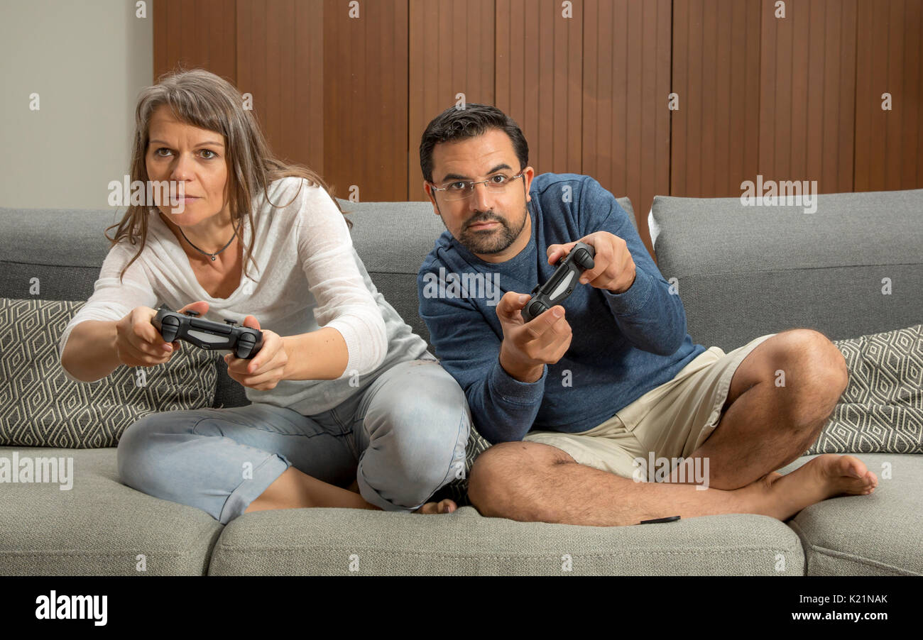Couple playing games hi-res stock photography and images - Alamy