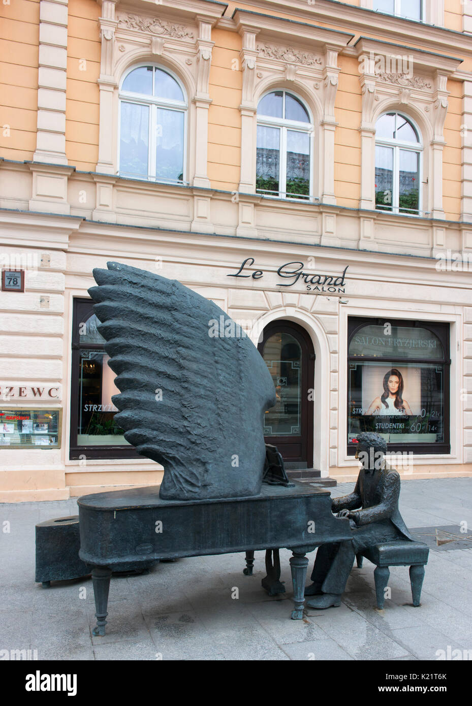 Sculpture Of Arthur Rubinstein Playing The Piano In Lodz Where He Stock Photo Alamy
