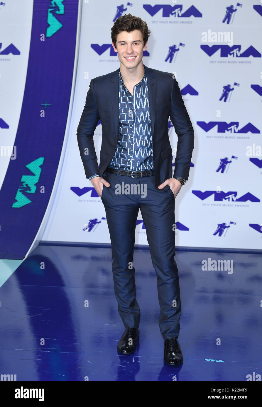 Shawn Mendes arriving at the MTV Video Music Awards 2017, held at the Forum, Los Angeles. Photo credit should read: Doug Peters/EMPICS Entertainment Stock Photo