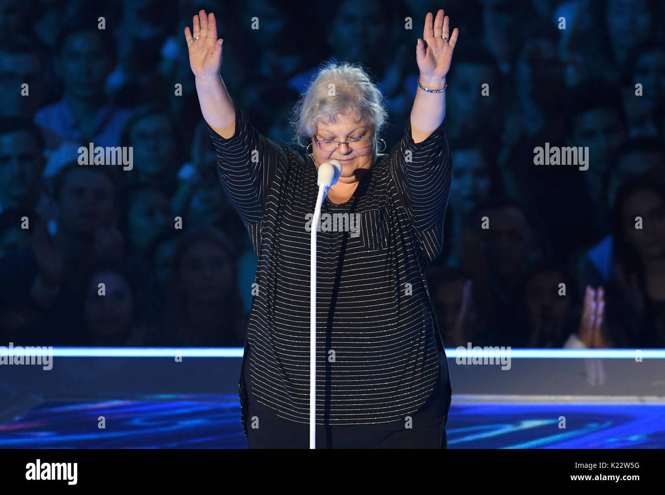 Susan Bro on stage during the 2017 MTV Video Music Awards held at The Forum in Los Angeles, USA. PRESS ASSOCIATION Photo. Picture date: Sunday August 27, 2017. See PA Story SHOWBIZ VMAs. Photo credit should read: PA/PA Wire Stock Photo