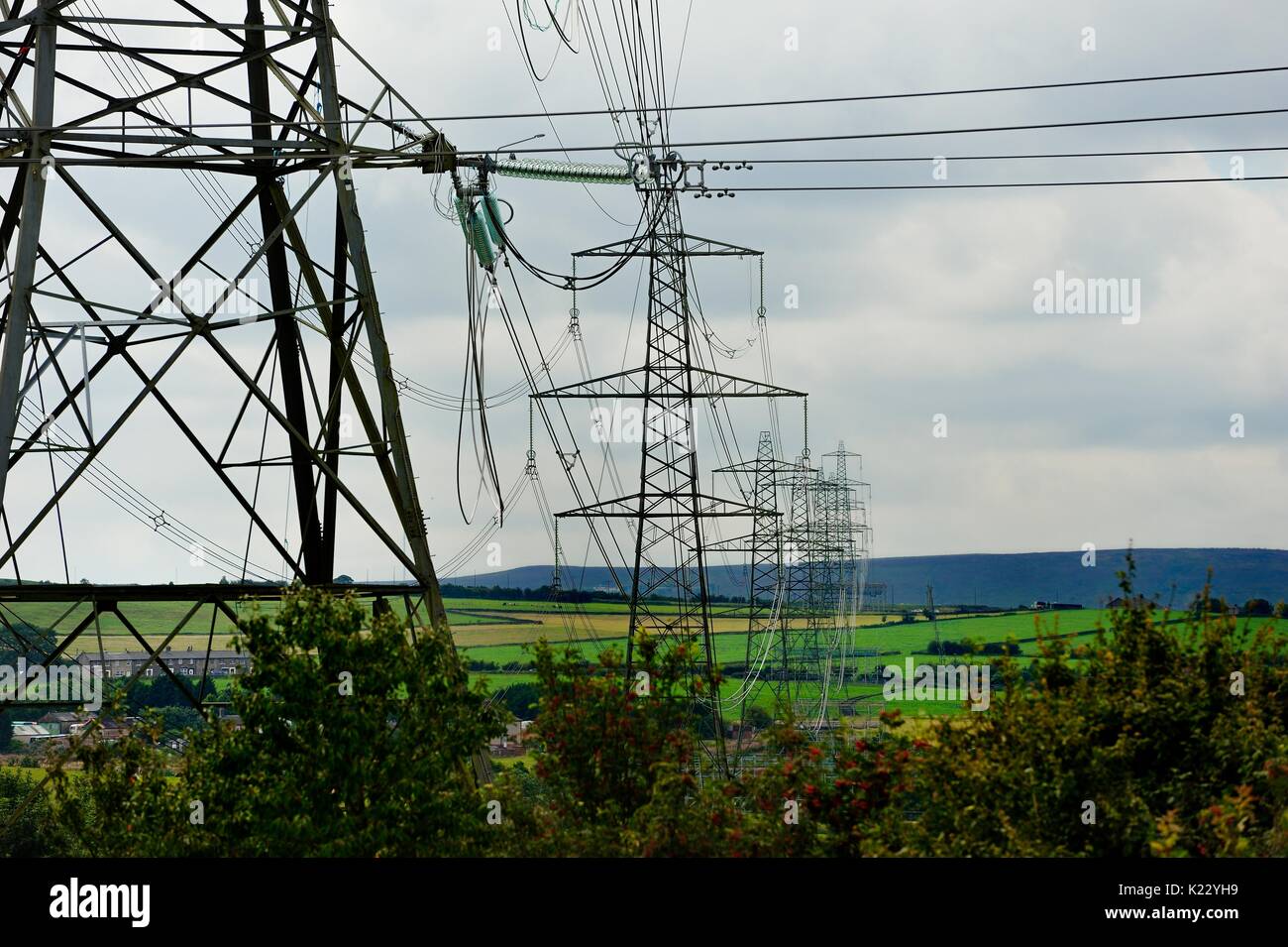 Cable Towers Near Me Ht Pylon High Resolution Stock Photography And Images - Alamy