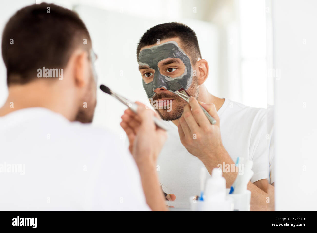 Applying clay hi-res stock photography and images - Alamy