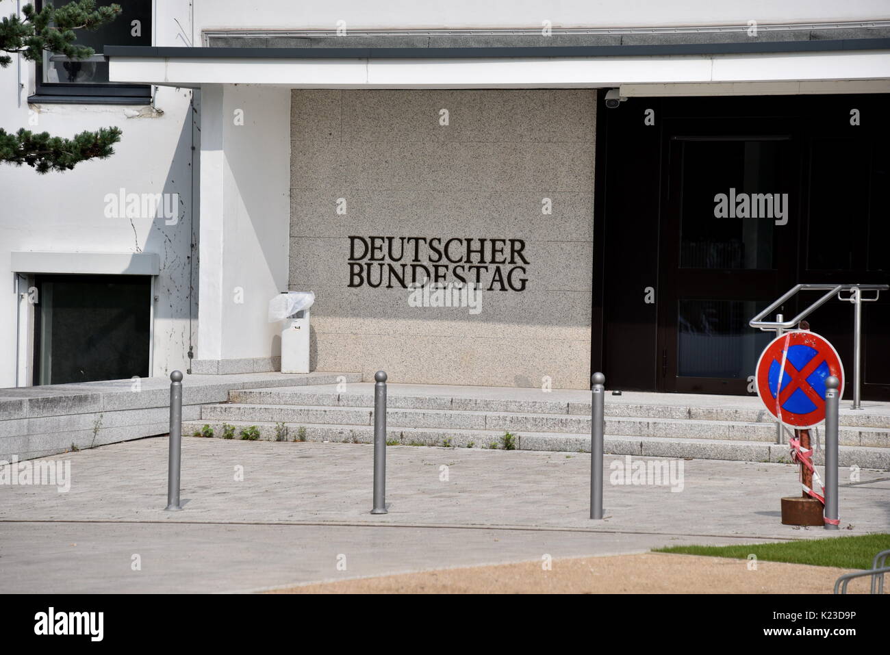 Bonn, Germany. 27th Aug, 2017. View of the former building of the