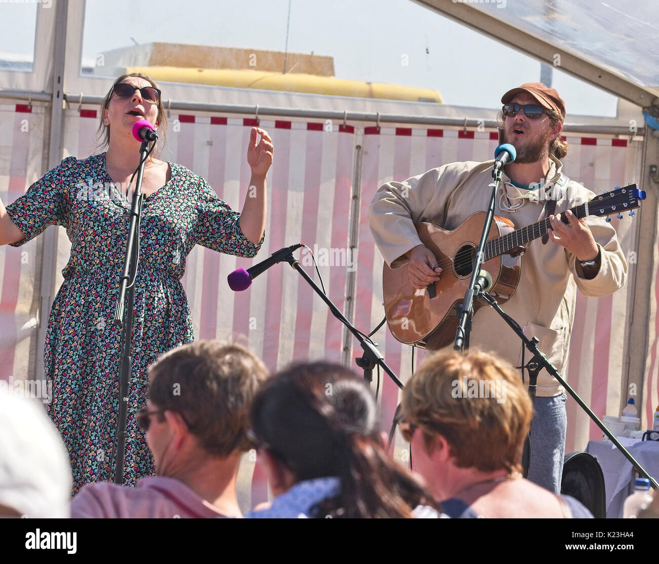 Newlyn, Cornwall, UK. 28th Aug, 2017. Pete Tuin and Anna Cornish performing at the Newlyn Fish Festival, Newlyn, Cornwall, England, UK. Credit: tony mills/Alamy Live News Stock Photo