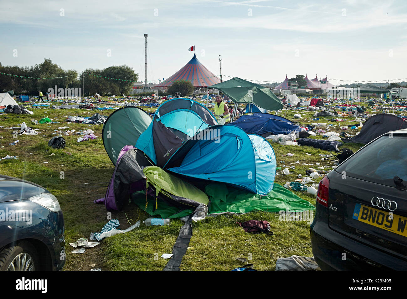 Reading, UK. 28th Aug, 2017.   The aftermath of Reading Festival start the huge clean-up operation begins.Thousands of revellers decided to ditch their tents in the fields following the bank holiday weekend rock festival. Over half a dozen fields where festival-goers camped are now littered with rubbish and abandoned tents. Credit: john angerson/Alamy Live News Stock Photo