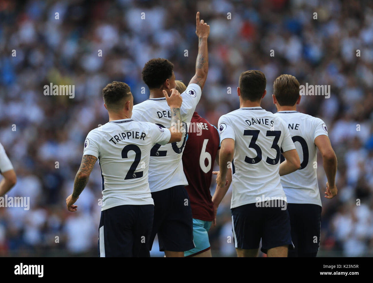 Wembley Stadion High Resolution Stock Photography And Images Alamy
