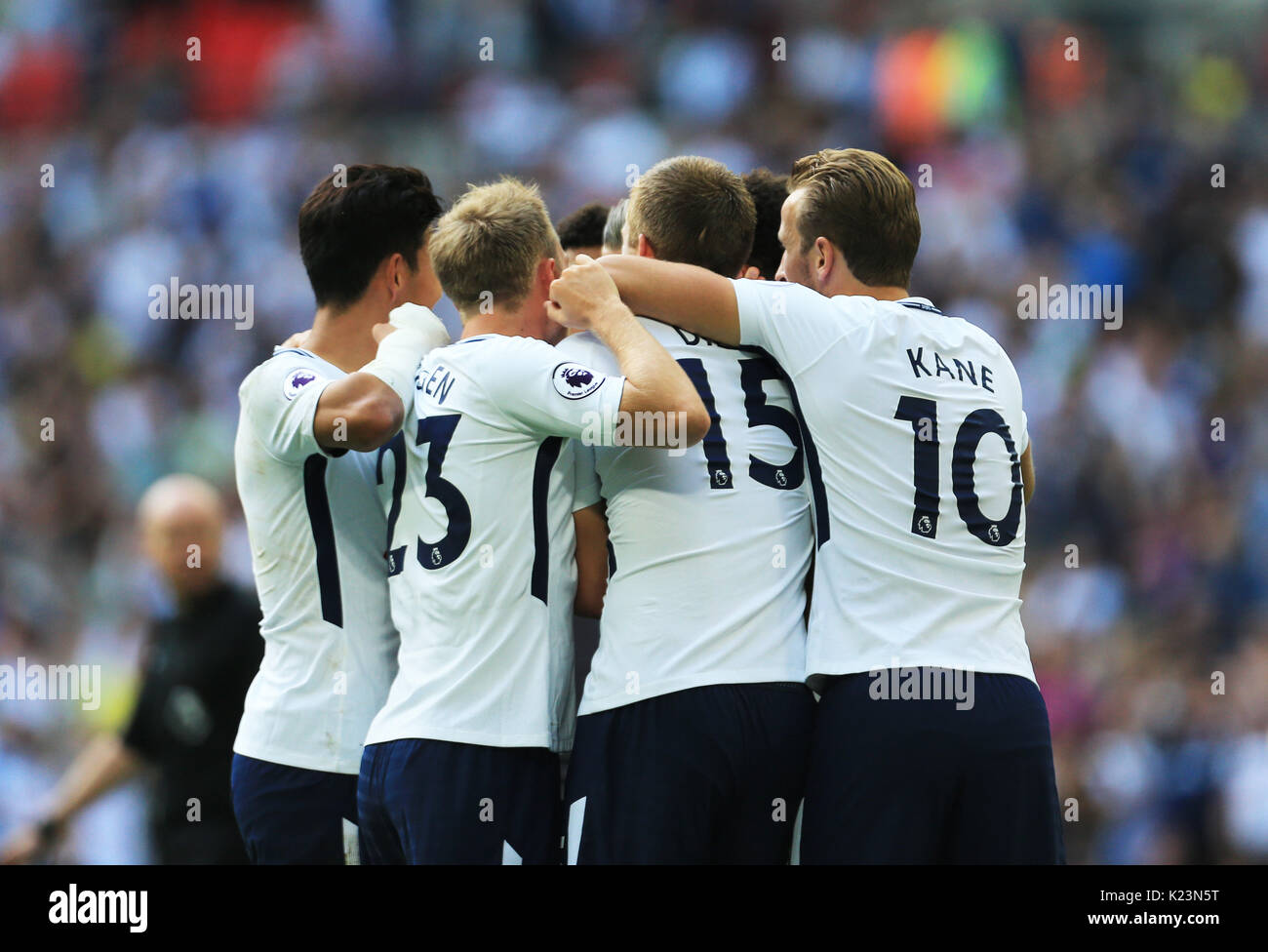 Wembley Stadion High Resolution Stock Photography And Images Alamy