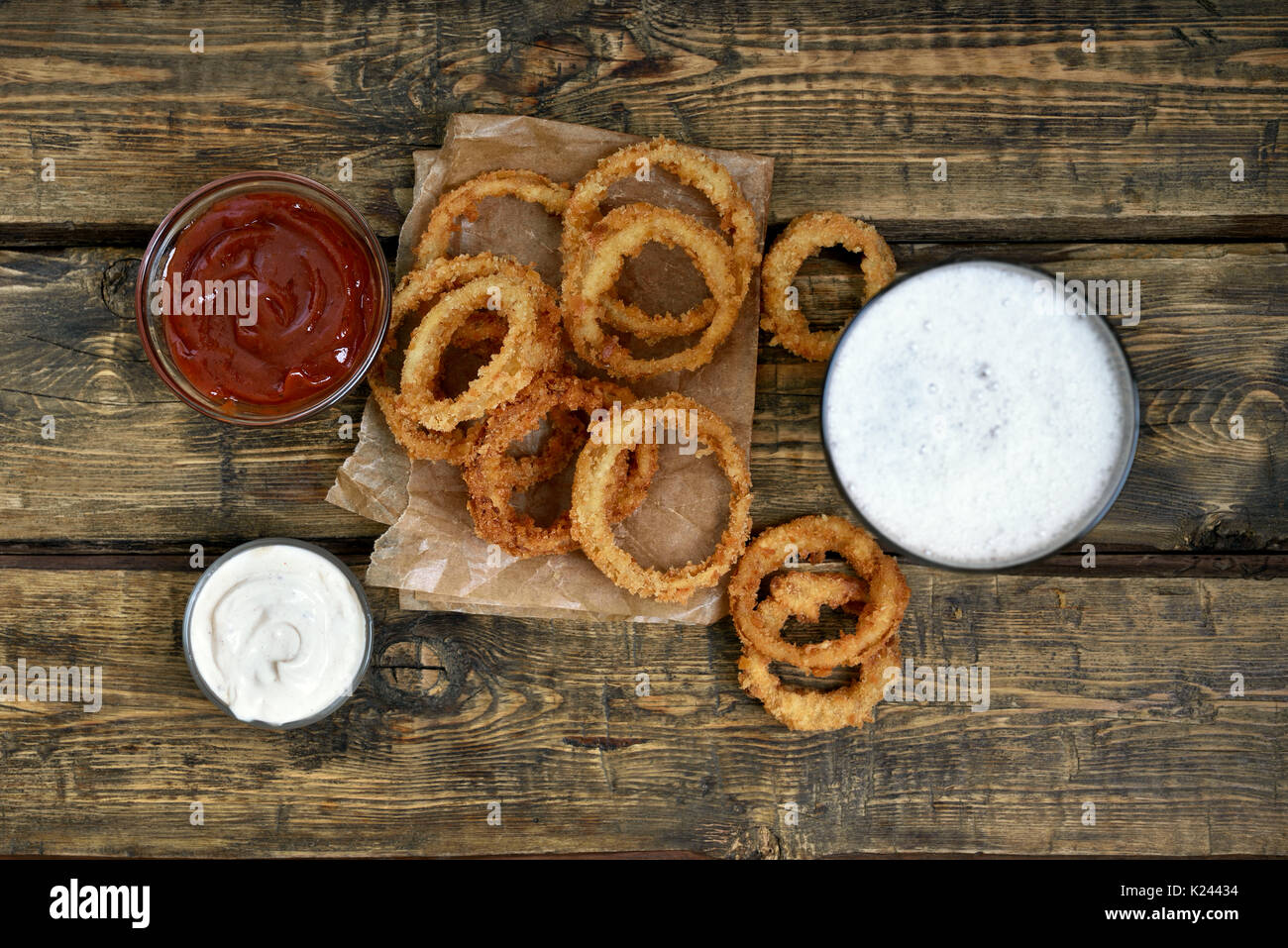 Fried beer batter onion rings hi-res stock photography and images - Alamy