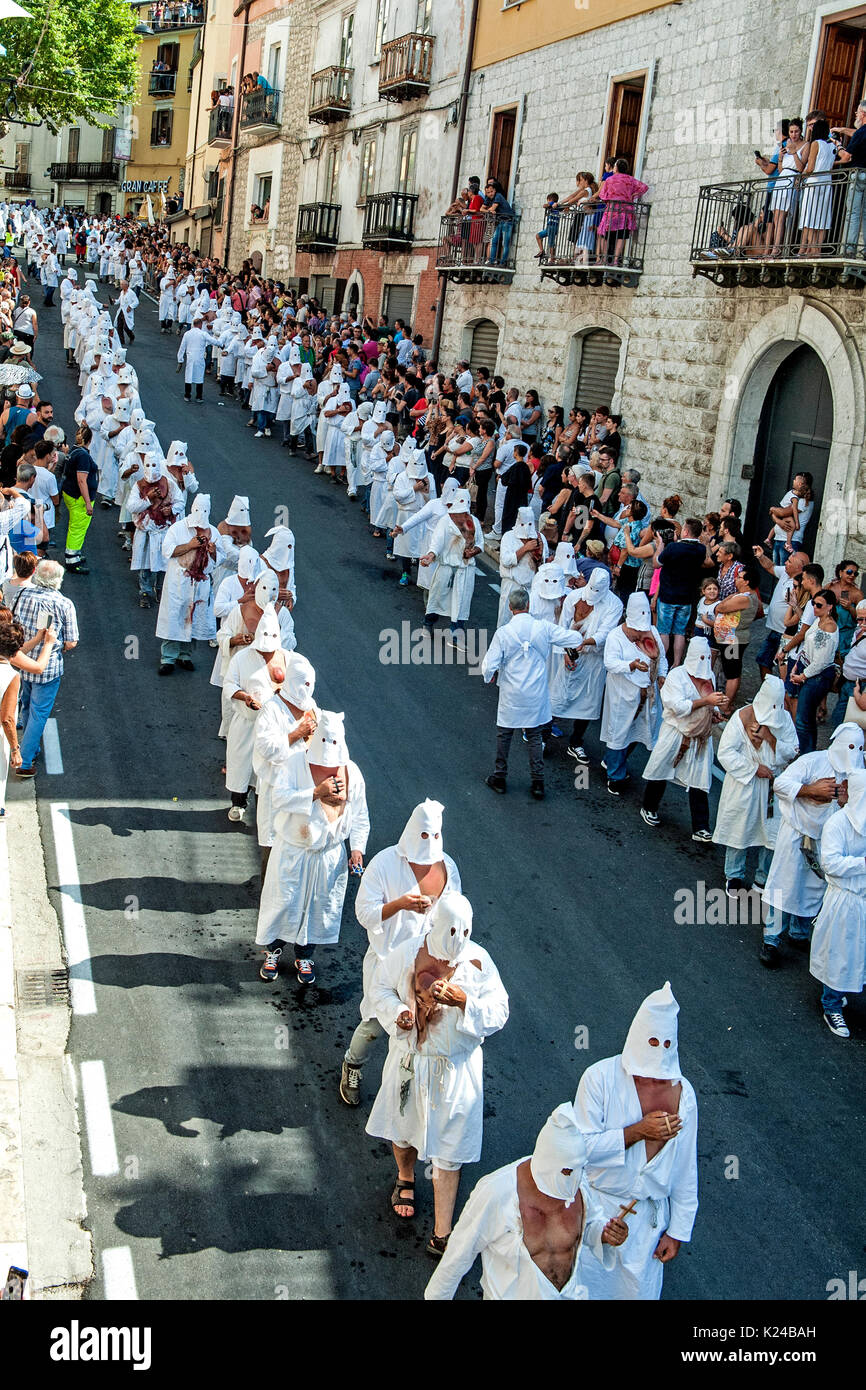 Italy Campania - Guardia Sanframondi 27th august 2017 Province of Benevento - Qunado in the sanctuary of Our Lady of the Assumption 'we heard the cry' Brothers, strength and courage. In the name of Mary, beat yourself! ', About 1000 Battens have begun the procession that concluded the' Riti Settennali di penitenza ' Credit: Realy Easy Star/Alamy Live News Stock Photo