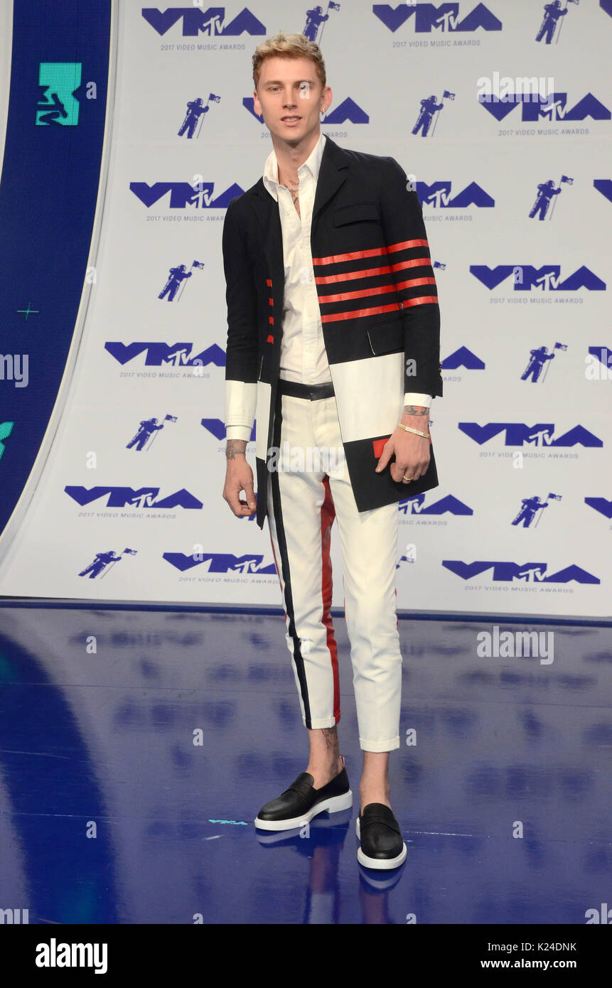 INGLEWOOD, CA AUGUST 27 Machine Gun Kelly at the 2017 MTV Video