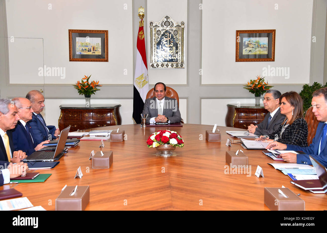 Cairo, Egypt. 28th Aug, 2017. Egyptian President Abdel Fattah al-Sisi meets with Prime Minister Sherif Ismail, in Cairo, Egypt, on August 28, 2017 Credit: Egyptian President Office/APA Images/ZUMA Wire/Alamy Live News Stock Photo