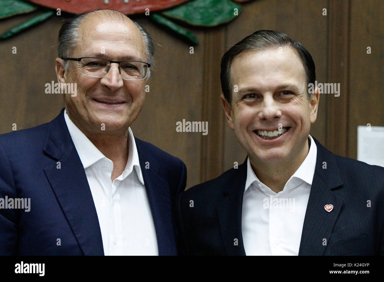 SÃO PAULO, SP - 28.08.2017: LANÇAMENTO DO PROCEDIMENTO PRELIMINAR - Governor Geraldo Alckmin and Mayor João Dória launched the call for market consultation on Monday (28) at the Government Palace on Morumbi Avenue, south of São Paulo (SP). The objective is to establish a model for the concession of the electronic ticketing system for public transportation in the Capital. This is the first step in the construction of the concession process. In this Preliminary Procedure of Expression of Interest (PMI), companies are asked to present feasibility studies on the exploitation of ancillary revenues Stock Photo