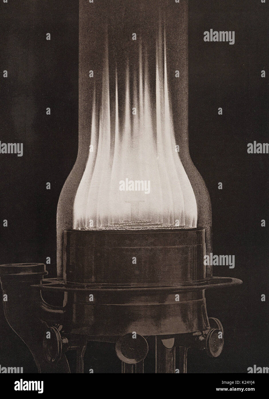 Bec de Lampe a 5 Meches - Les Travaux Publics de la France, 1883 Stock  Photo - Alamy