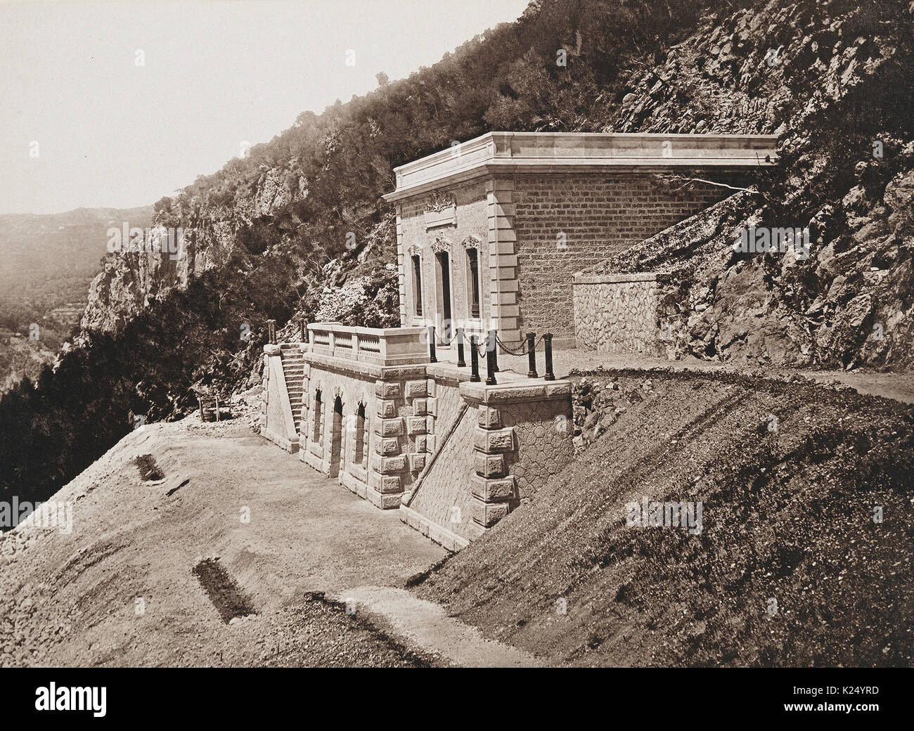 Chateau d'Eau du Tunnel Reservoir de Bon Voyage - Les Travaux Publics de la  France, 1883 Stock Photo - Alamy