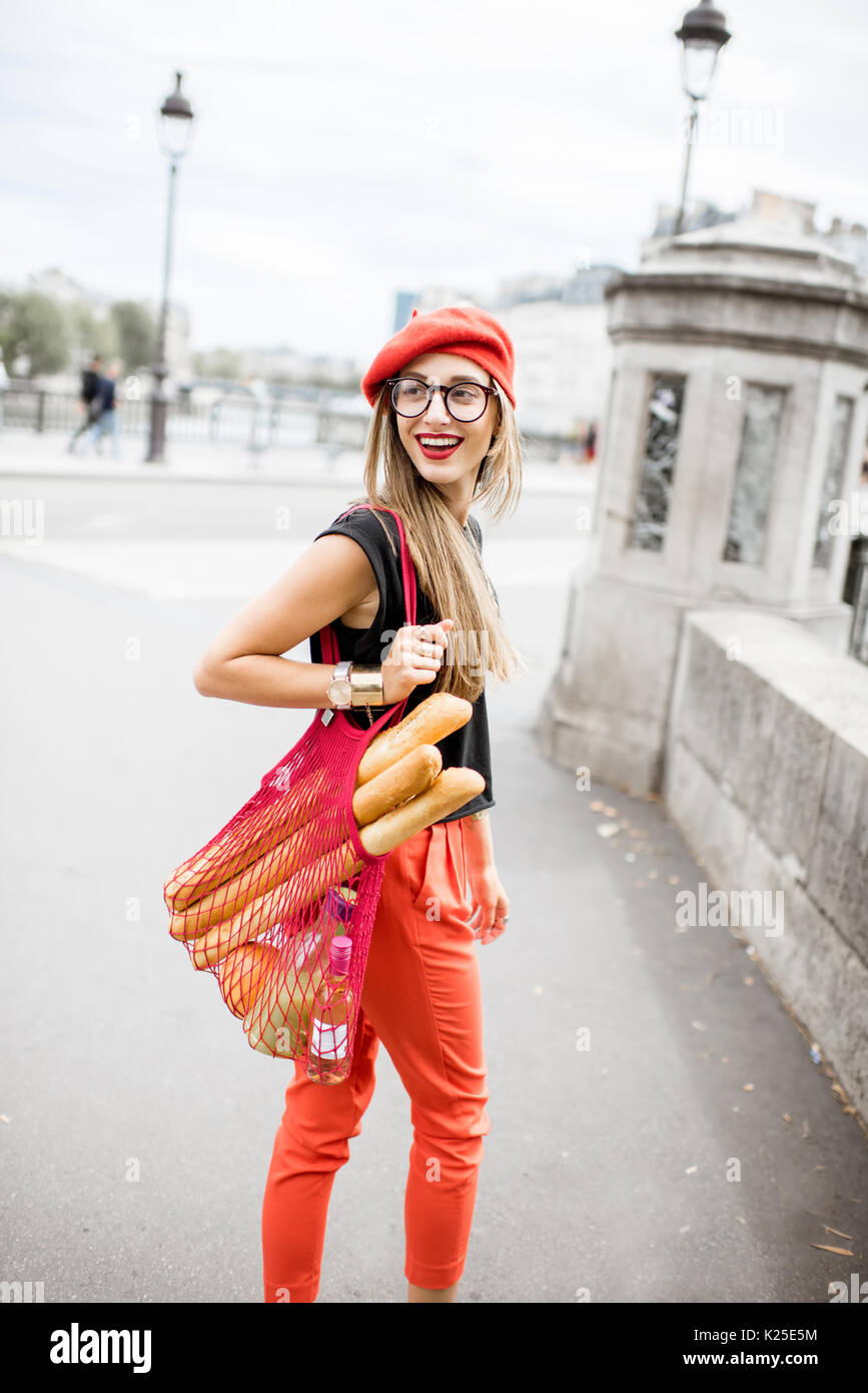 Beautiful french woman paris hi-res stock photography and images - Alamy