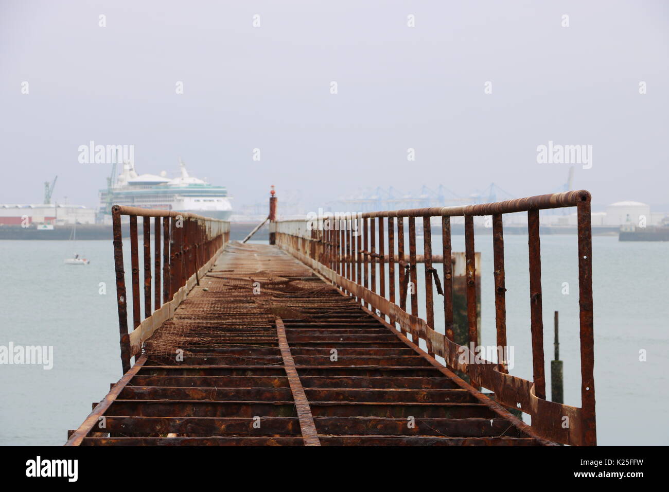 port of le havre Stock Photo Alamy