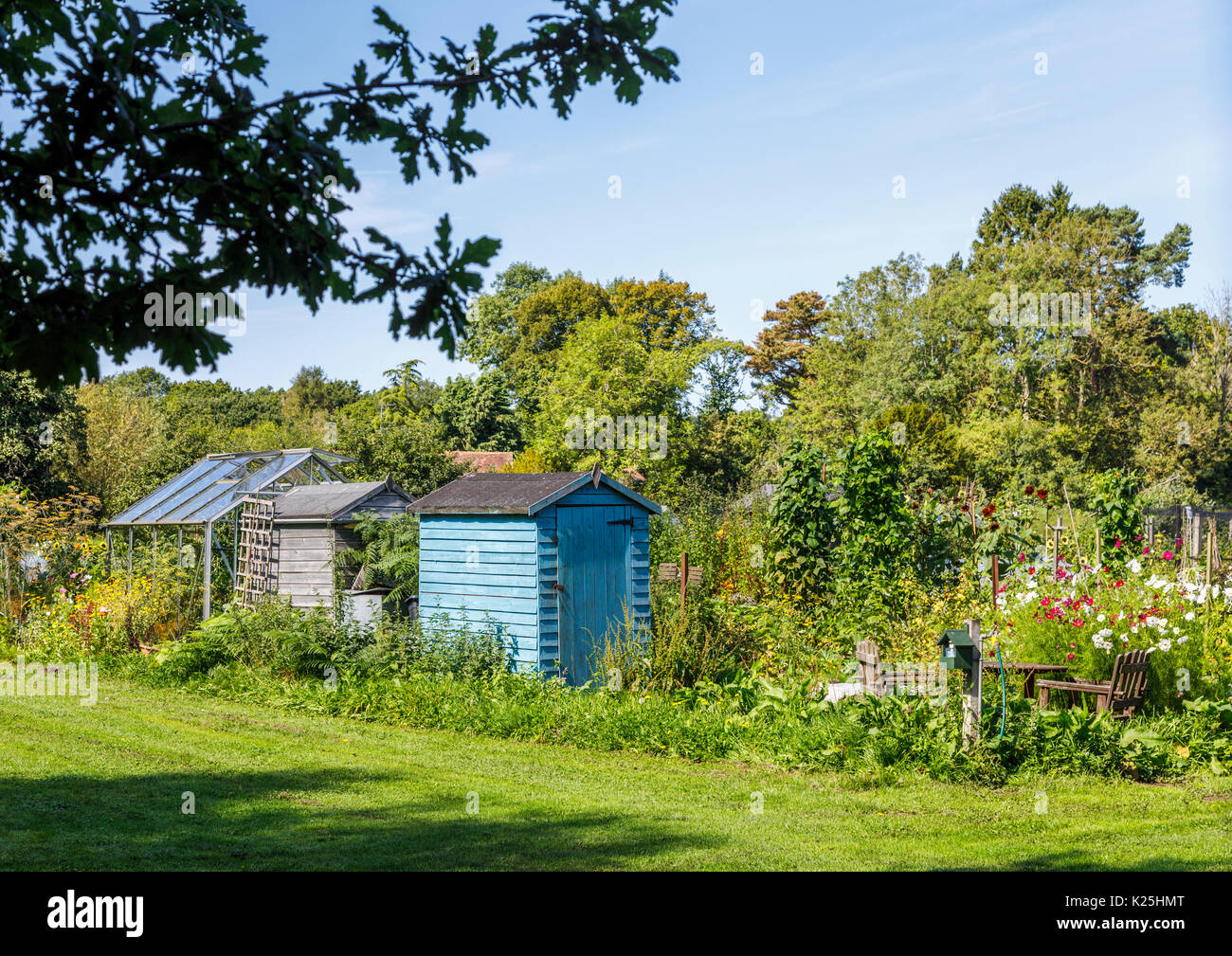 Garden sheds hi-res stock photography and images - Alamy