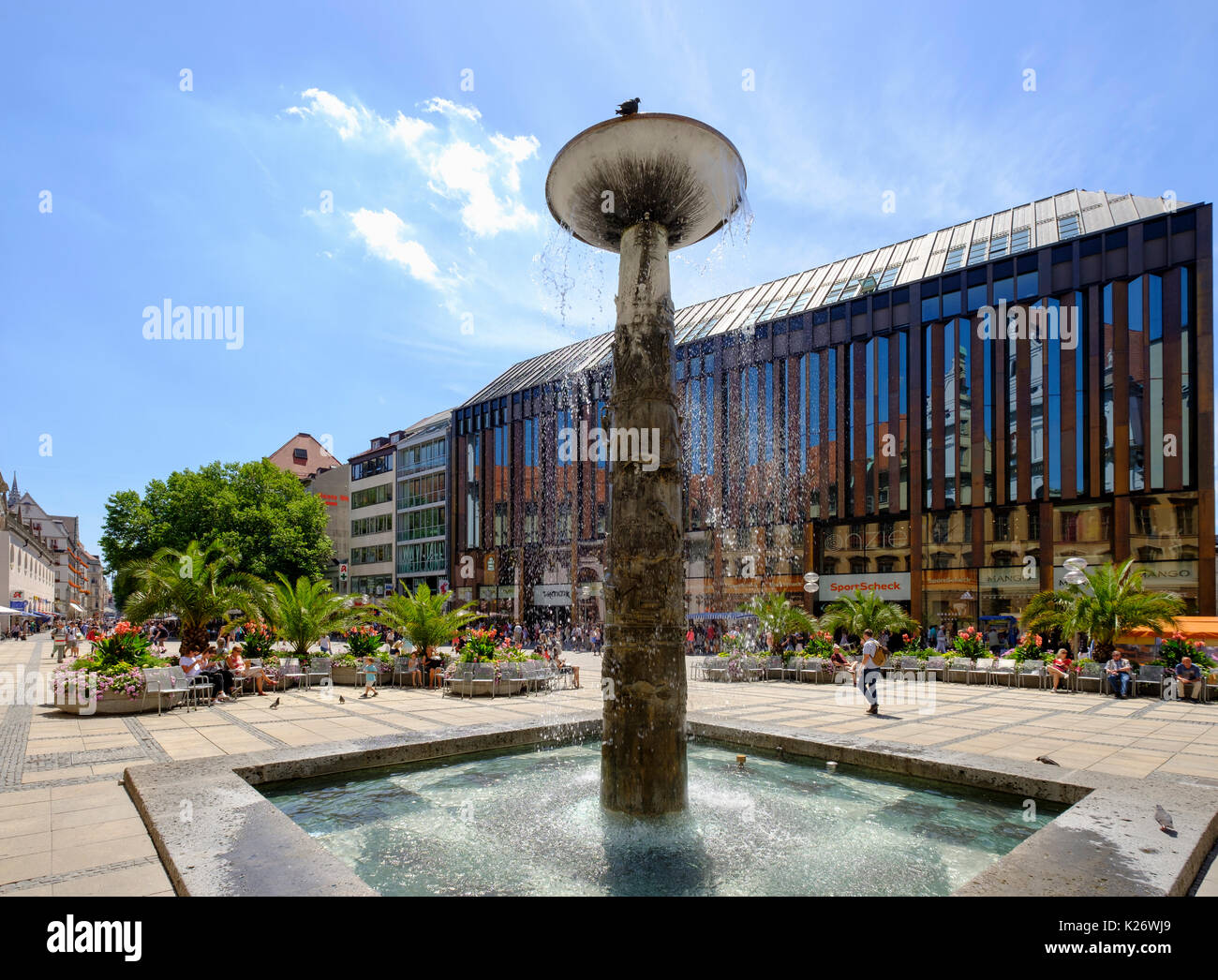 Richard-Strauss fountain, pedestrian zone, Neuhauser Straße, old town ...