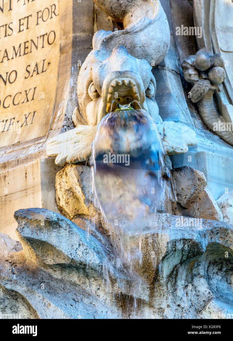 Fountain Rome Fish Italy stone fish fountain water hi-res stock photography and images - Alamy
