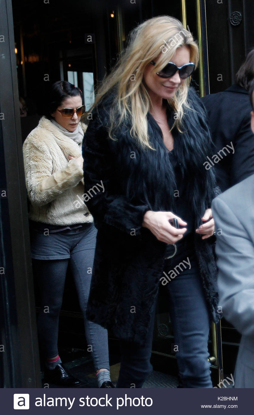 Kate Moss Kate Moss And Best Friend Actress Sadie Frost Leaving The