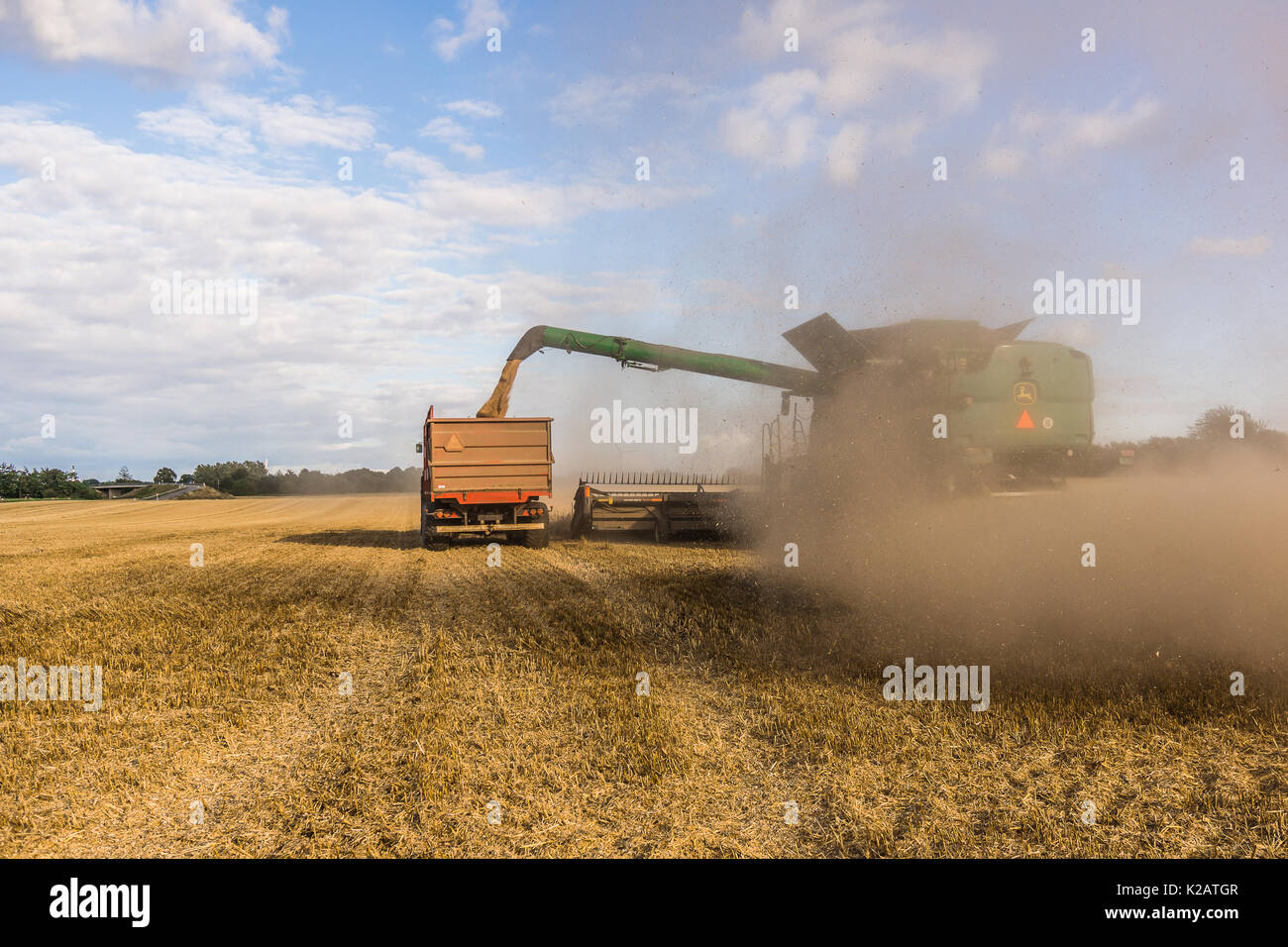 Yellow combine harvester hi-res stock photography and images - Alamy