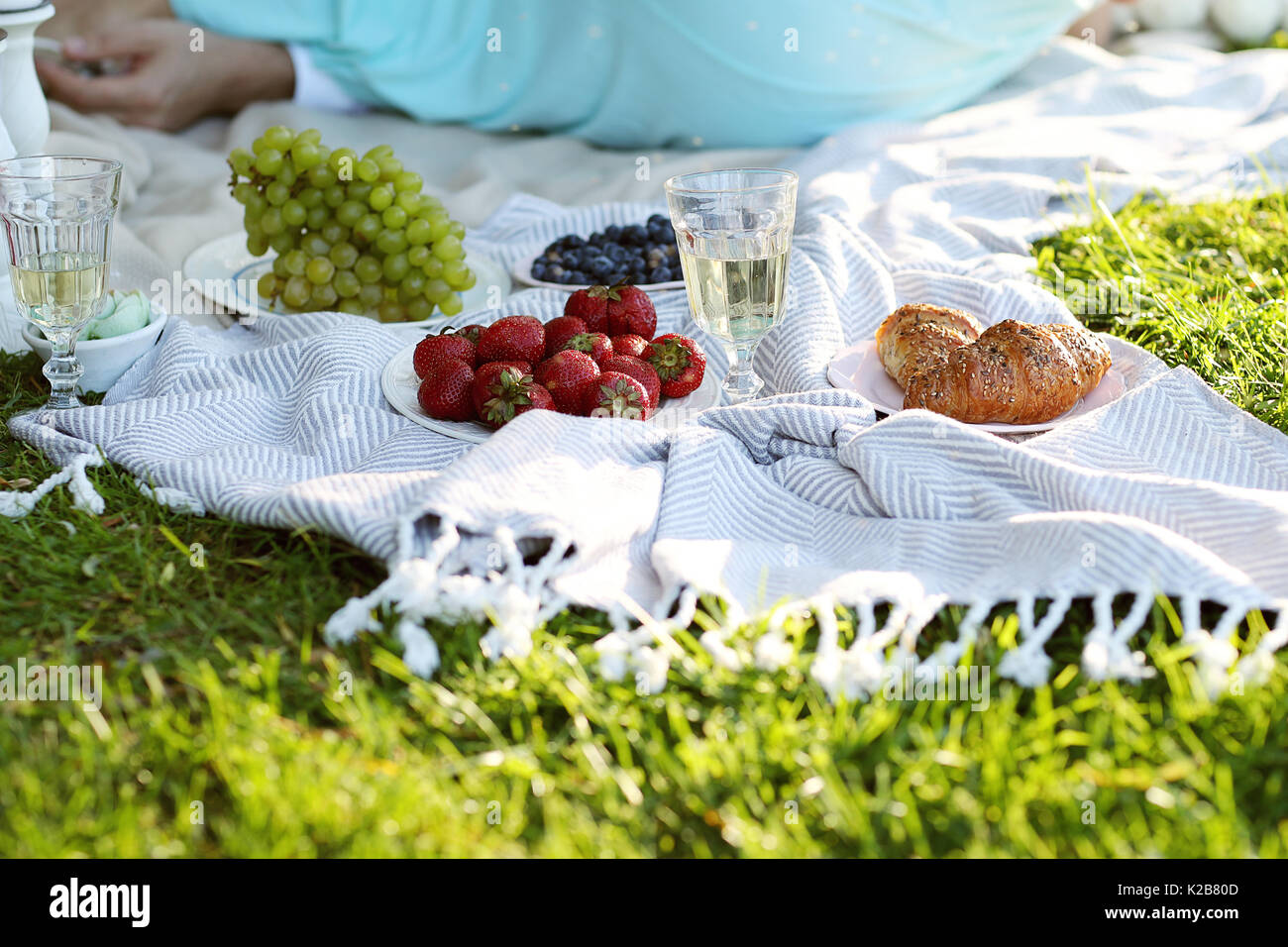 Family on picnic romantic hi-res stock photography and images - Alamy