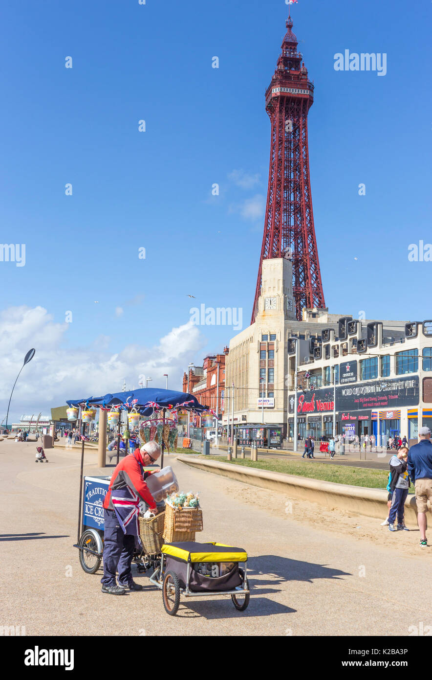 Blackpool, Fylde Coast, Lancashire, England. Ice-cream and popcorn seller on the promenade.  The Blackpool Tower in the background. Stock Photo