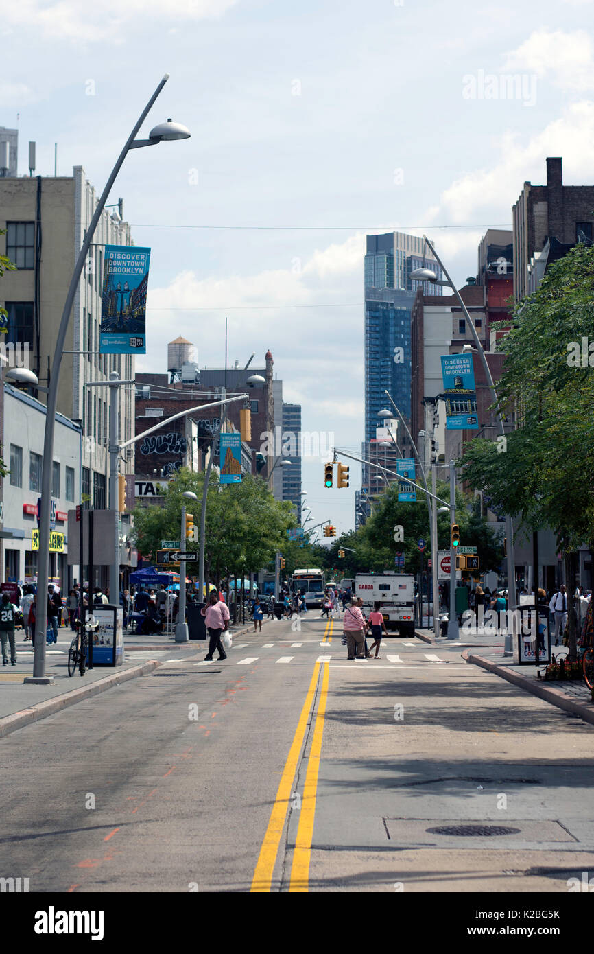 Brooklyn new york shopping hires stock photography and images Alamy