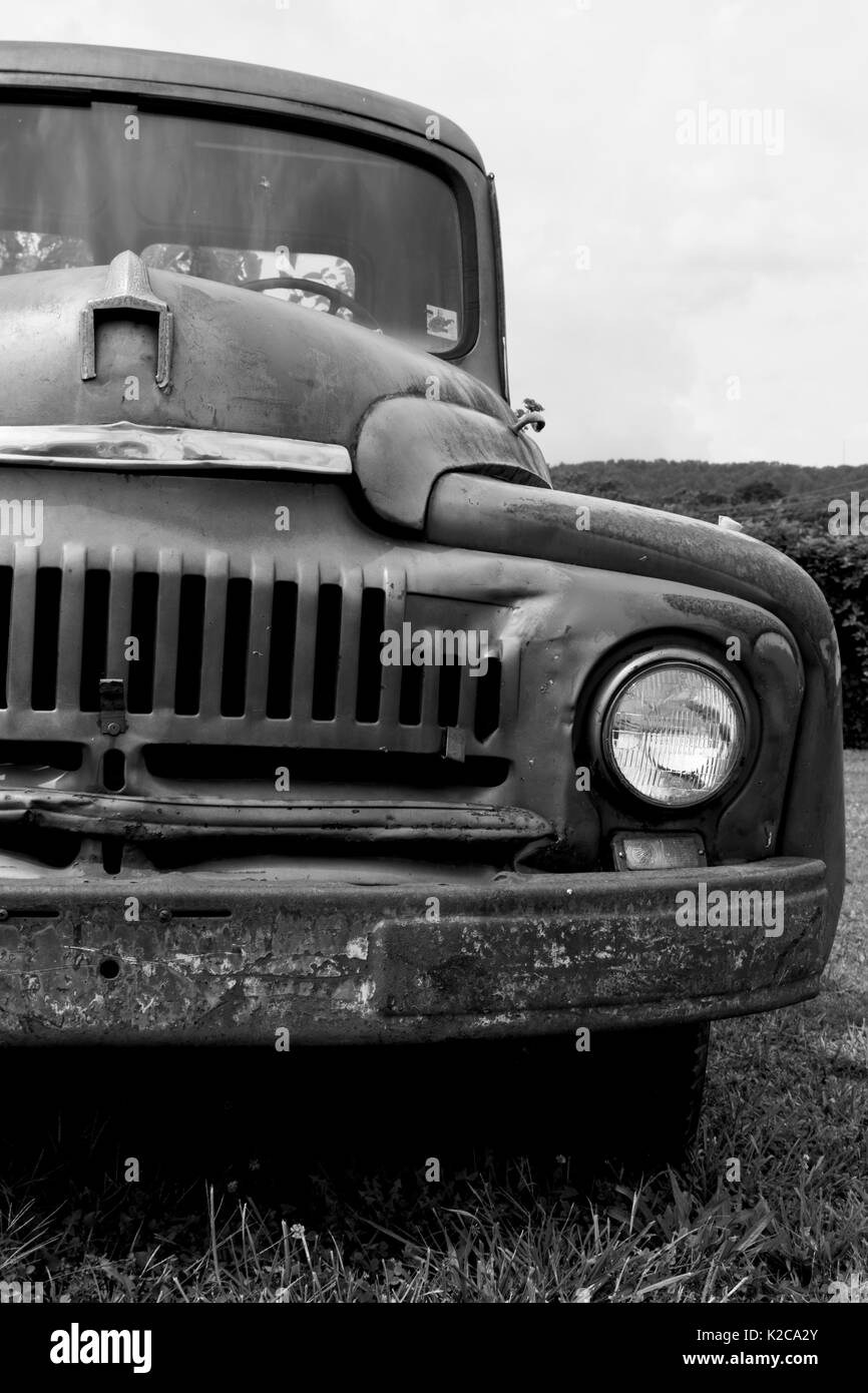 Black and white image of front of old truck Stock Photo