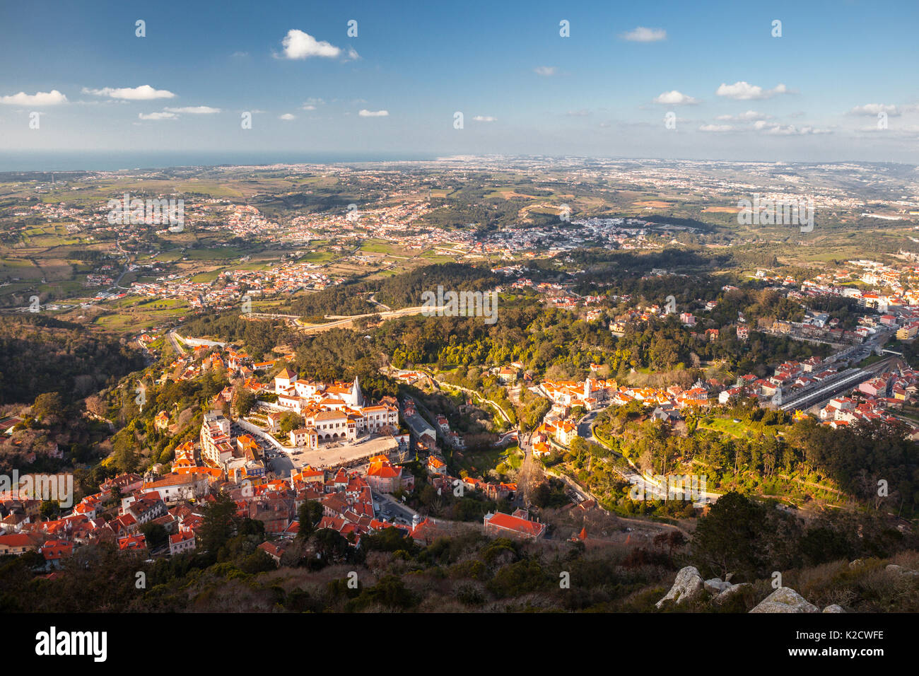 Sintra, Portugal. Visita al Palacio Nacional de Sintra, Palacio da Pena, Quinta Regaleira y Castelo dos Mouros Stock Photo